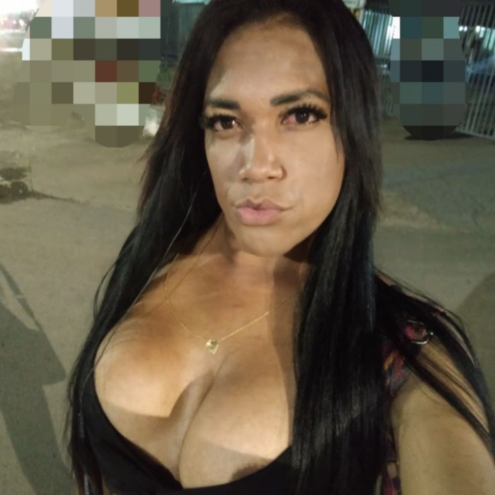 SUZY DIAS