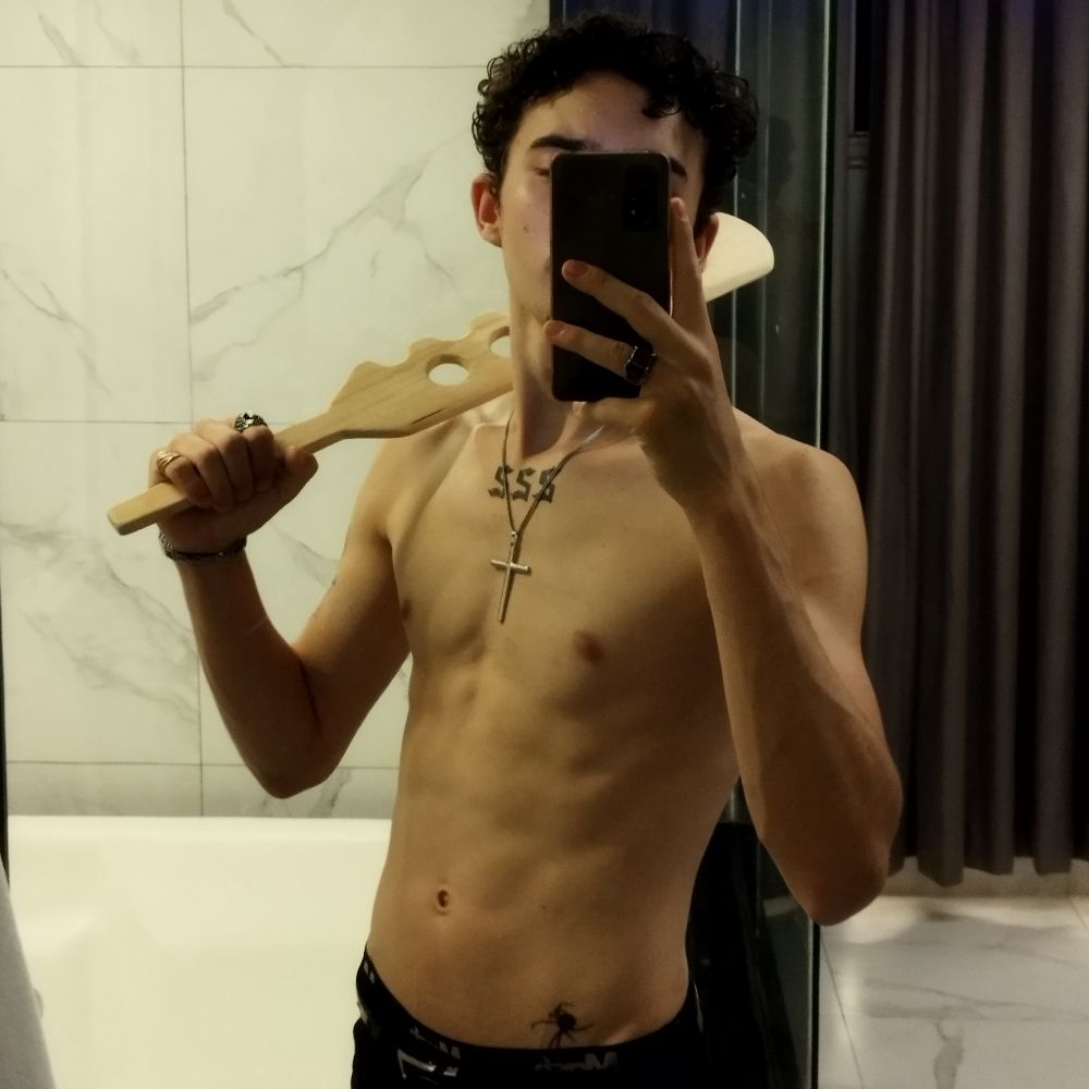 ⸸𝐑𝐈𝐊𝐈 👹 𝐃𝐎𝐌⸸ 力万
