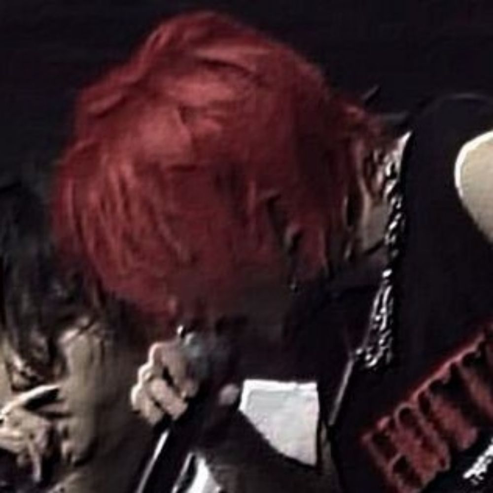 asher. 赤