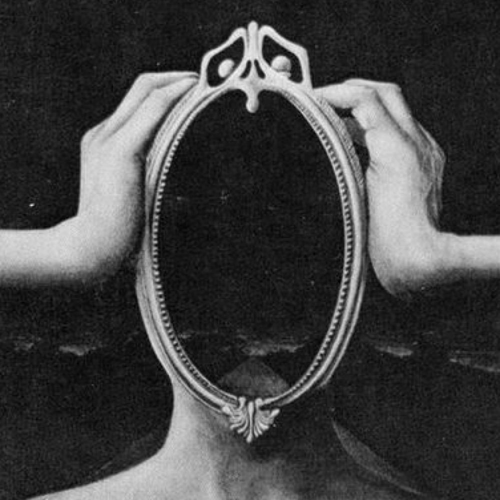 The 𝓕𝓻𝓮𝓪𝓴𝔂 Mirror….🔞