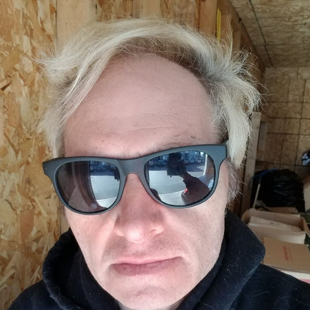Guy Dark