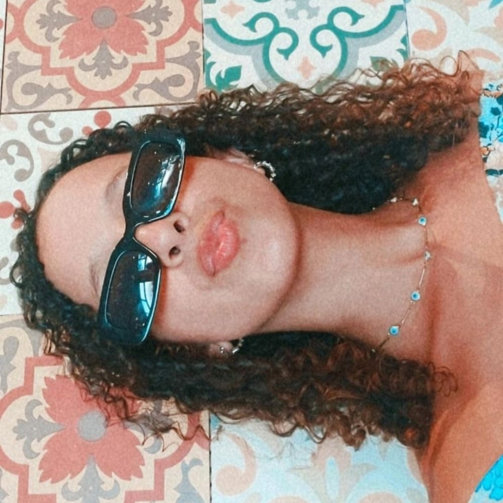 Flávia Medina 