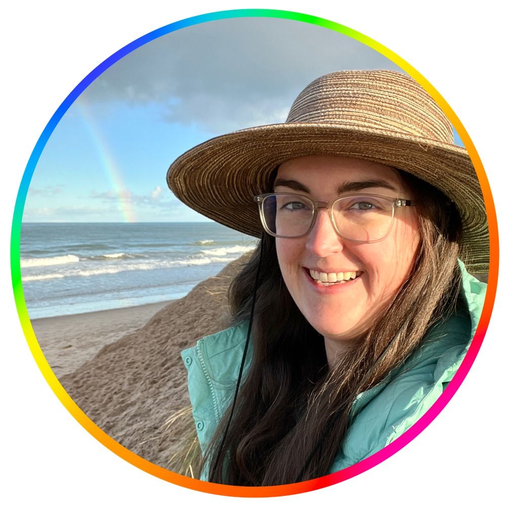 Sarah Burns / Artist