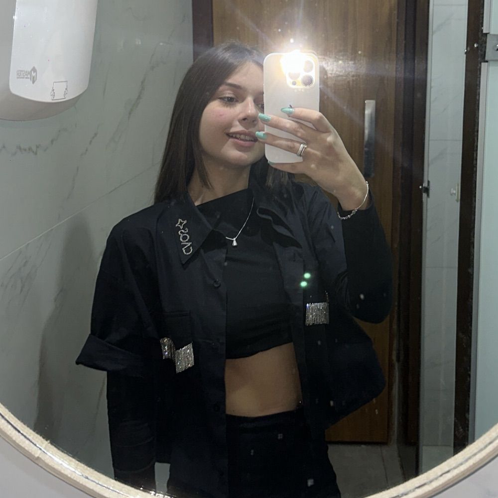 Isis Fernanda