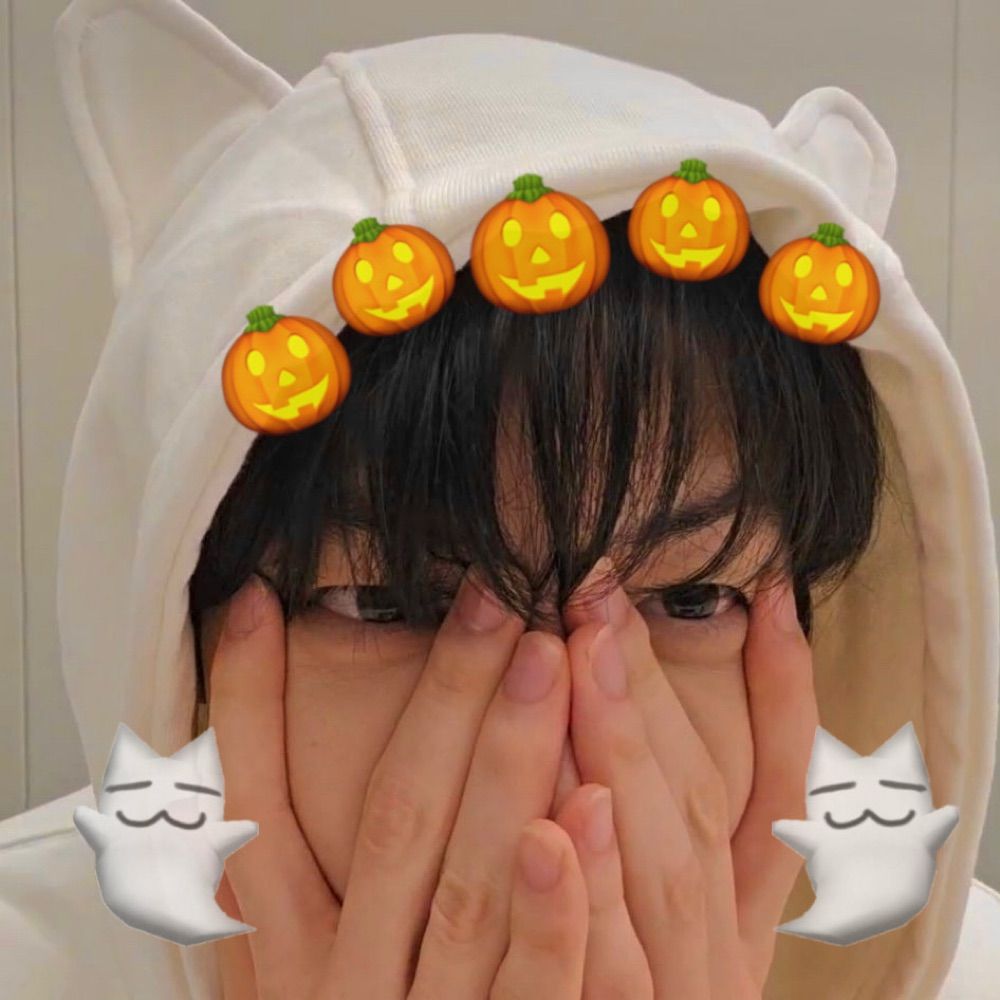 mika ⁷ ✶