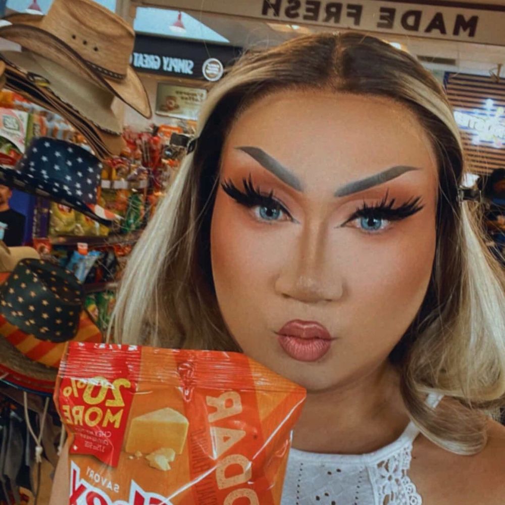 Blue eyes white drag queen