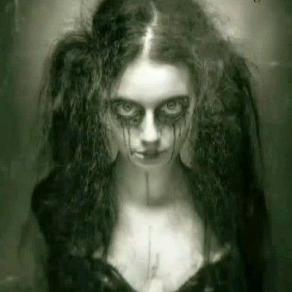 Lilith 🖤🌹🦇
