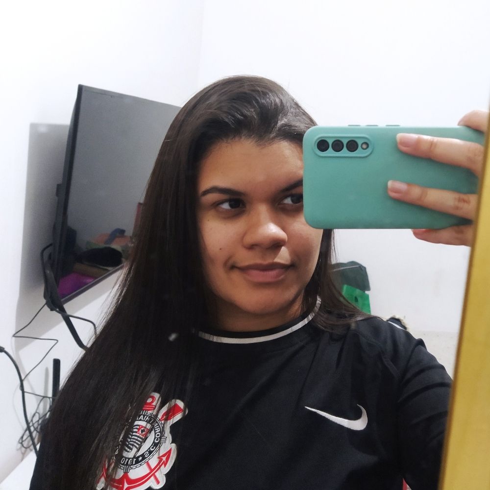 Manu Oliveira 
