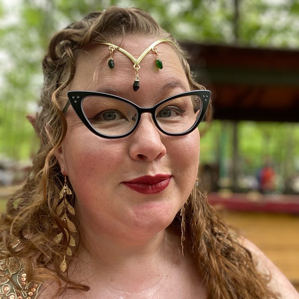 Thequeenbeegeek