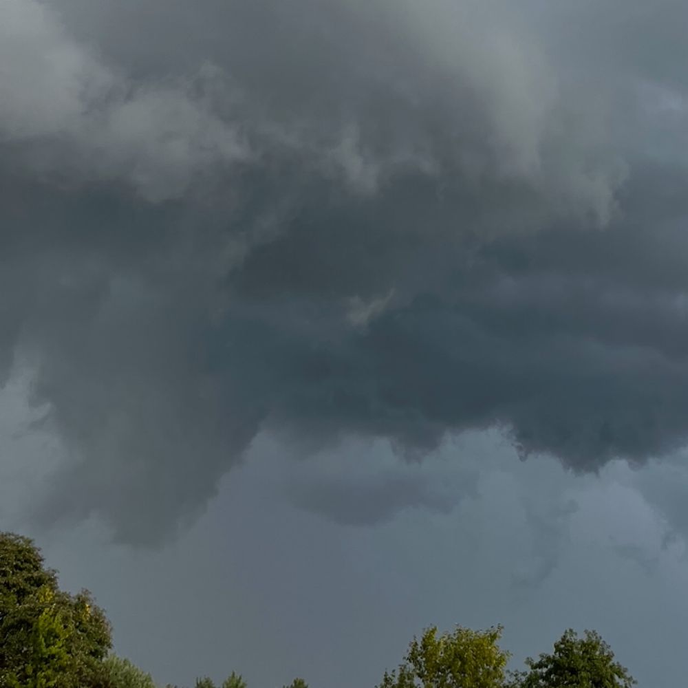 Storm Chaser Aven Bange