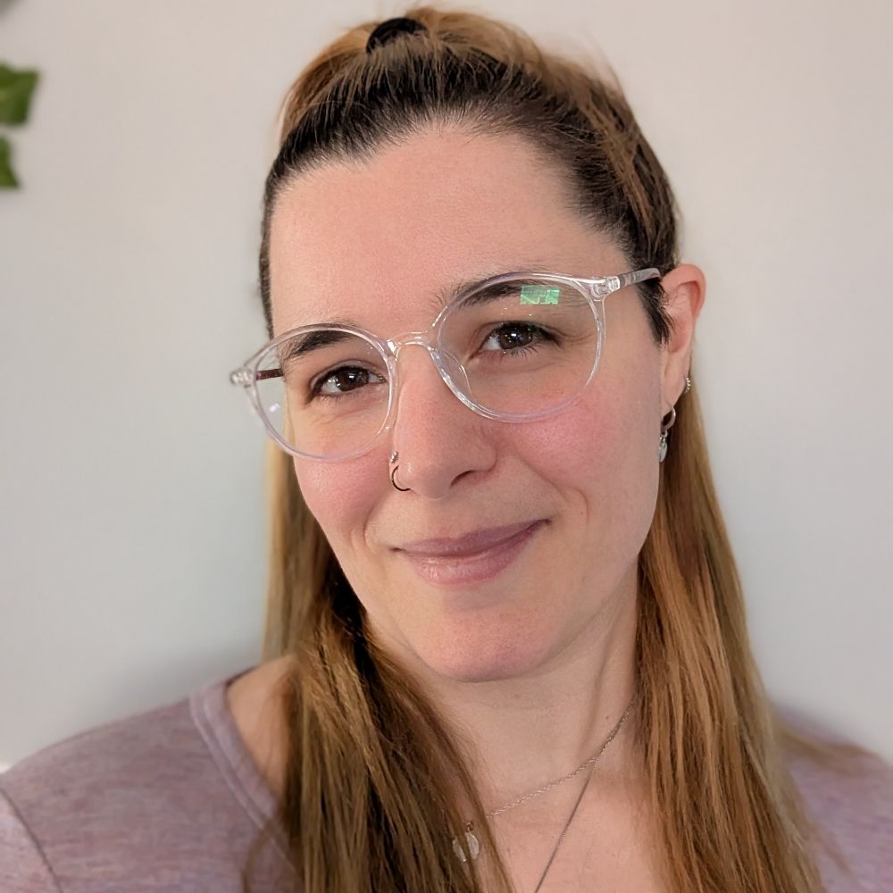 Katja Nerdy Brown Eyes