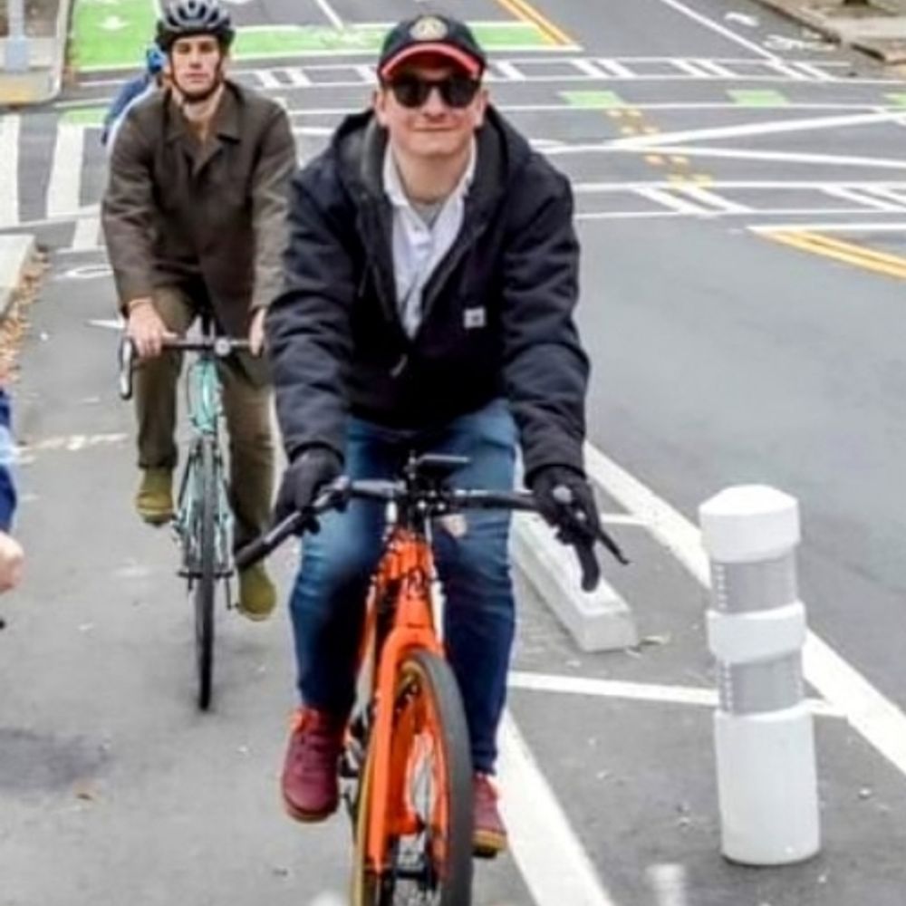 Kippo the Bus Rider 🚉🚍🚲🚶‍♂️🏳️‍🌈