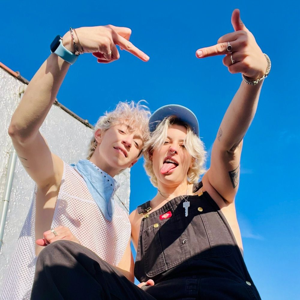 Angel+Sky (OF & Fansly)