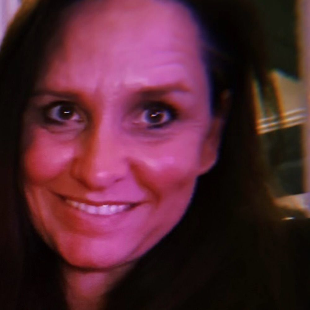 annahelova.bsky.social