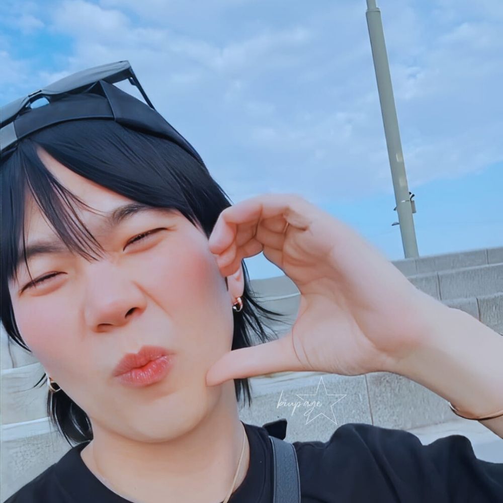 Tah 🫧💙🖤