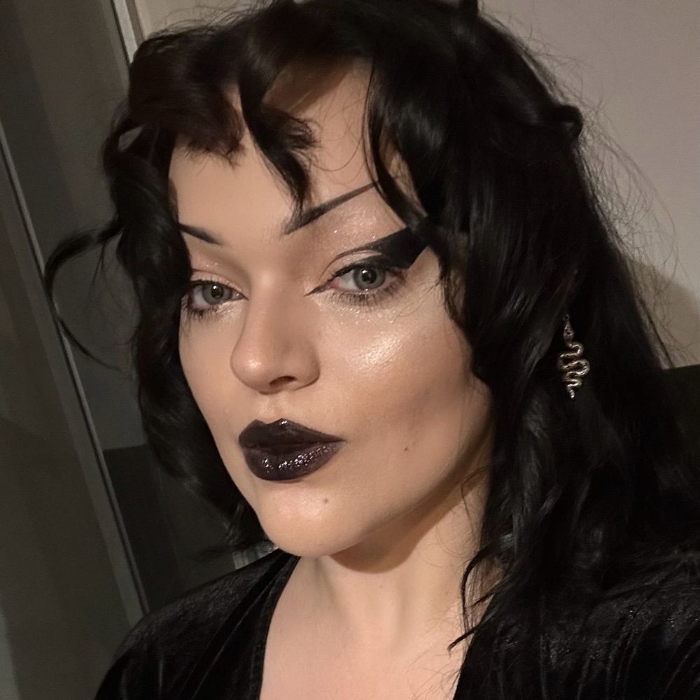 Jacqueline V Woroniec