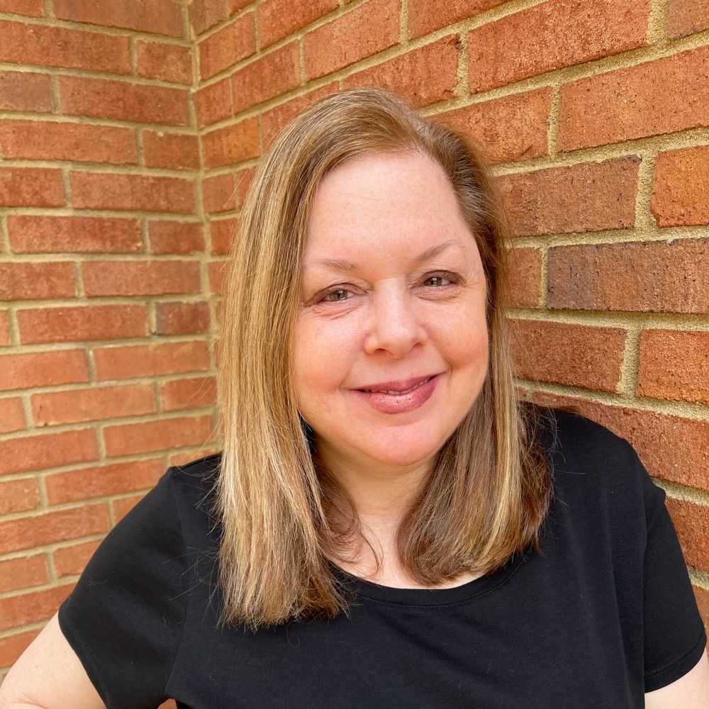 Traci Hartog