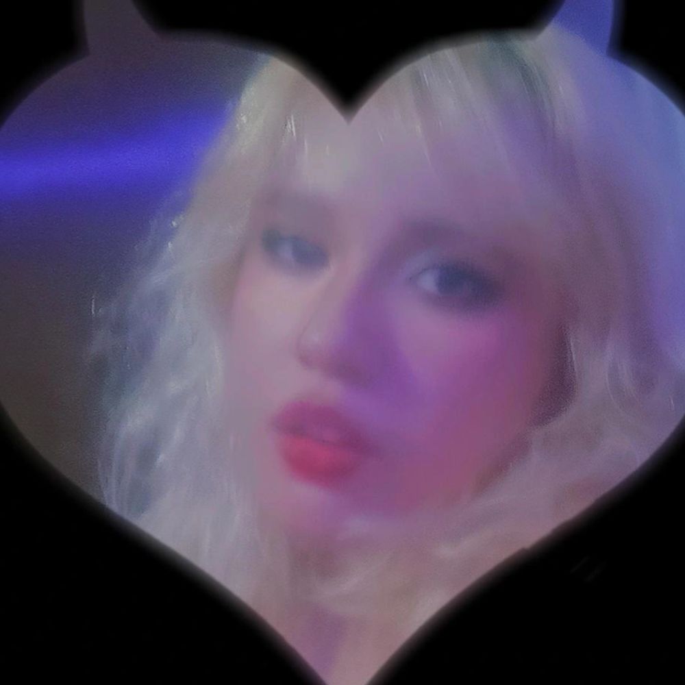 Hollie🐇🍒 Fansly 7$
