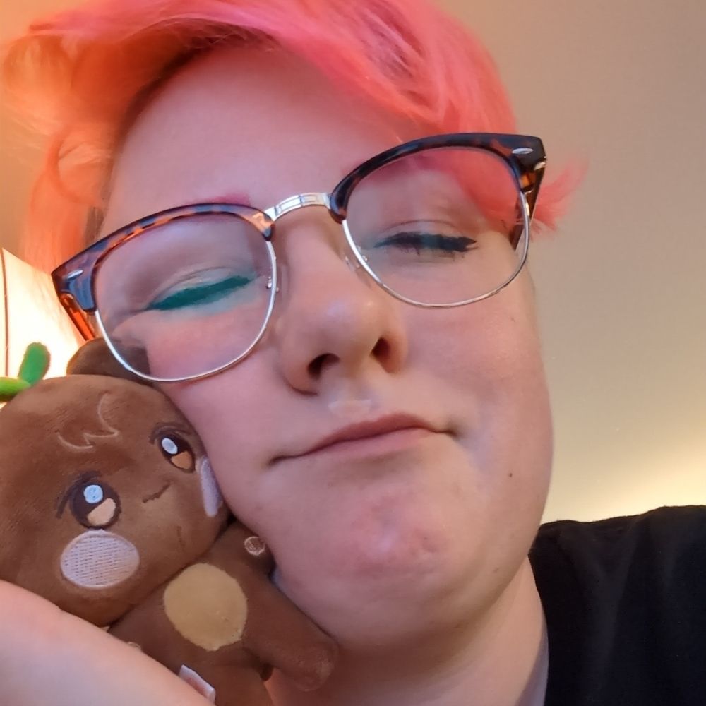 Em Rose (she/they)