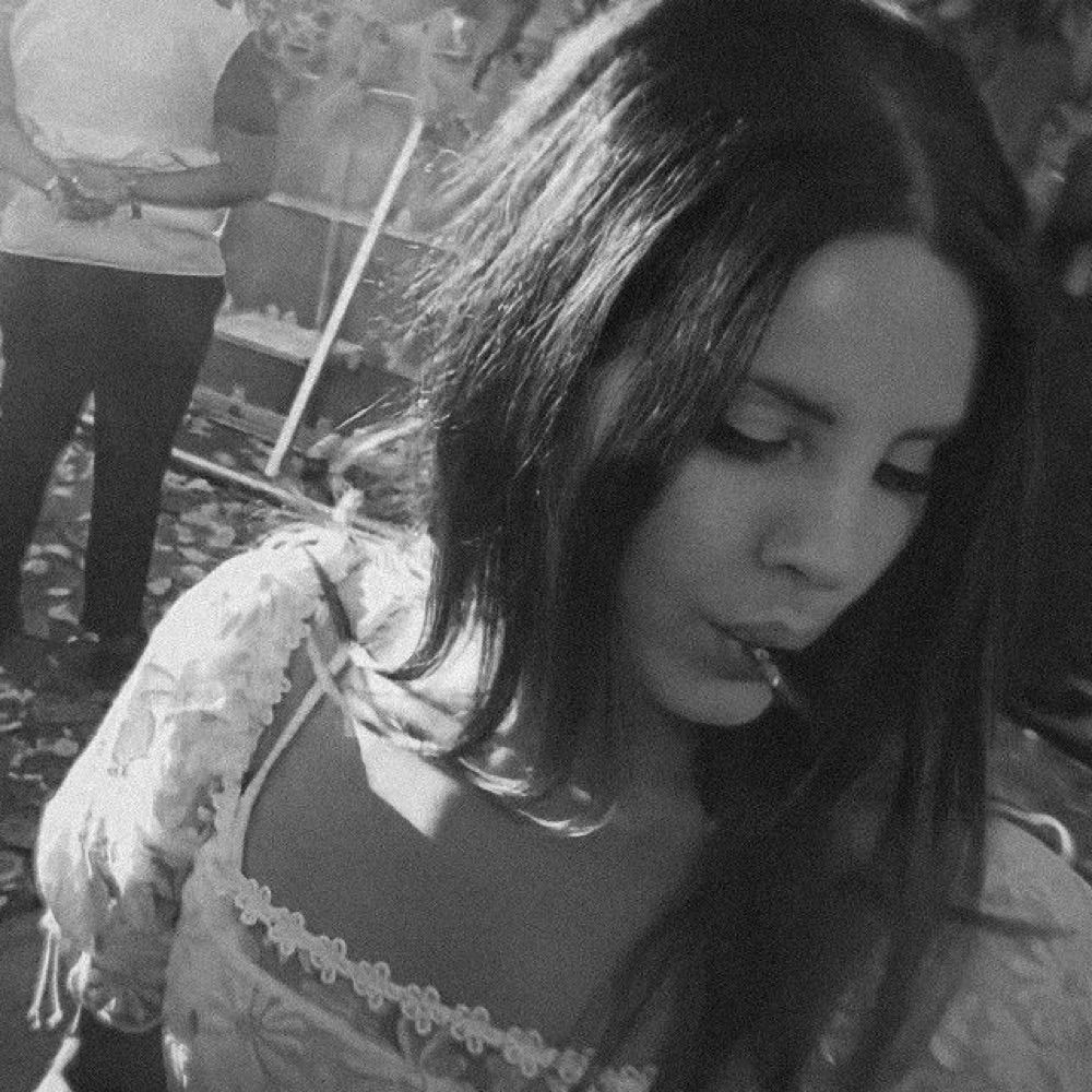 thais ⋆⭒˚｡⋆