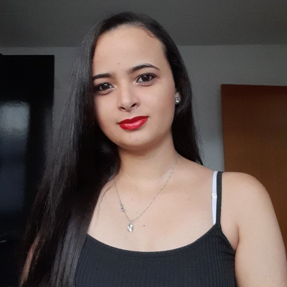 Yasmin larry
