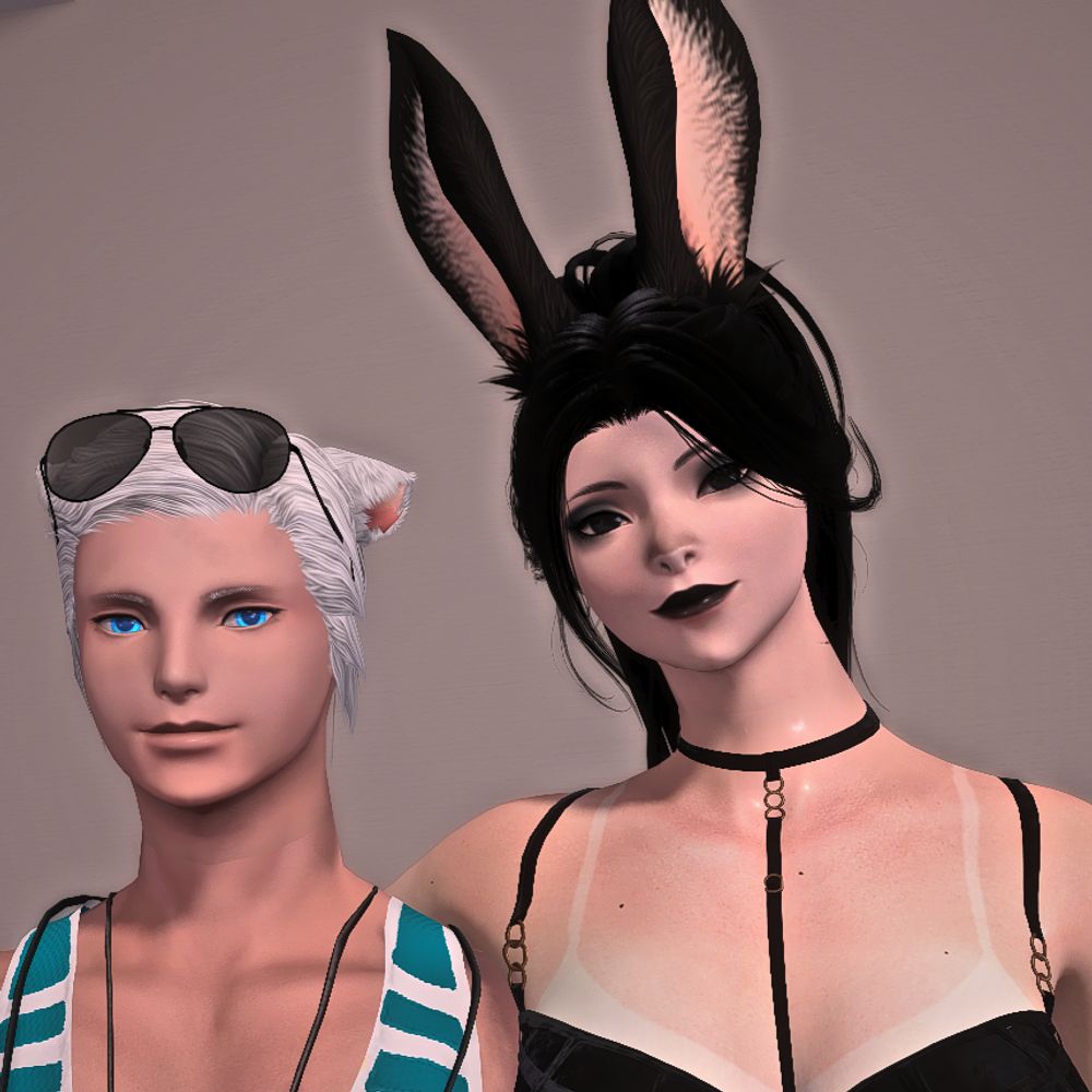 Miphie & Lucy gpose