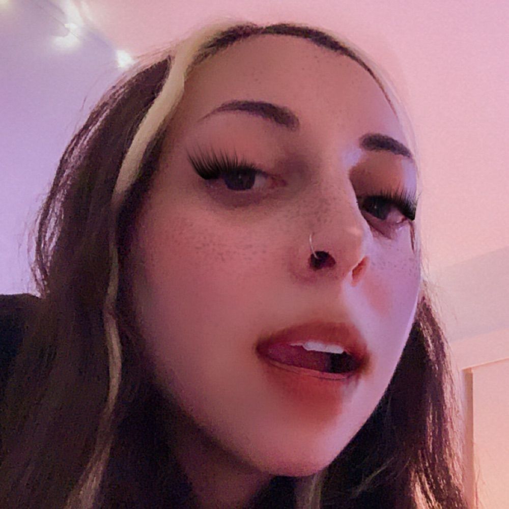 𖤐 𝔢𝔩𝔩𝔢 🥀