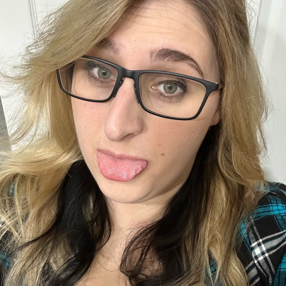 Amanda R
