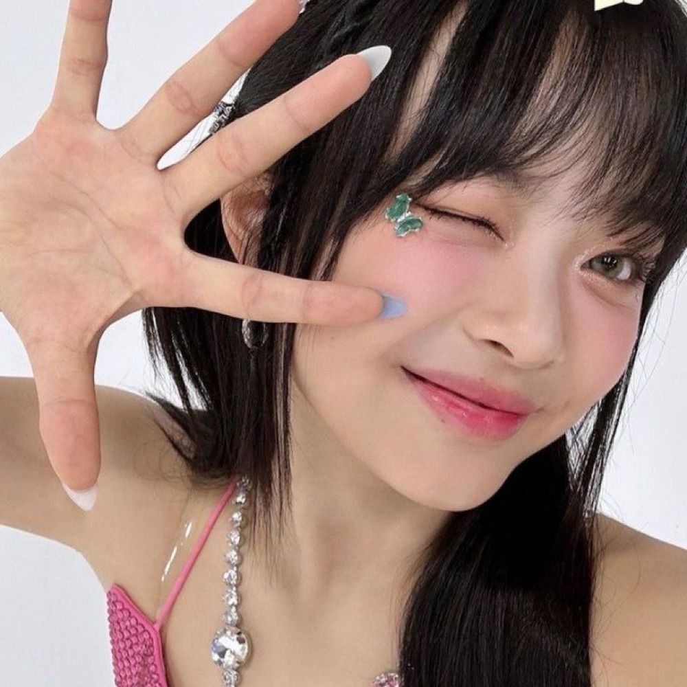 루나 está estudando
