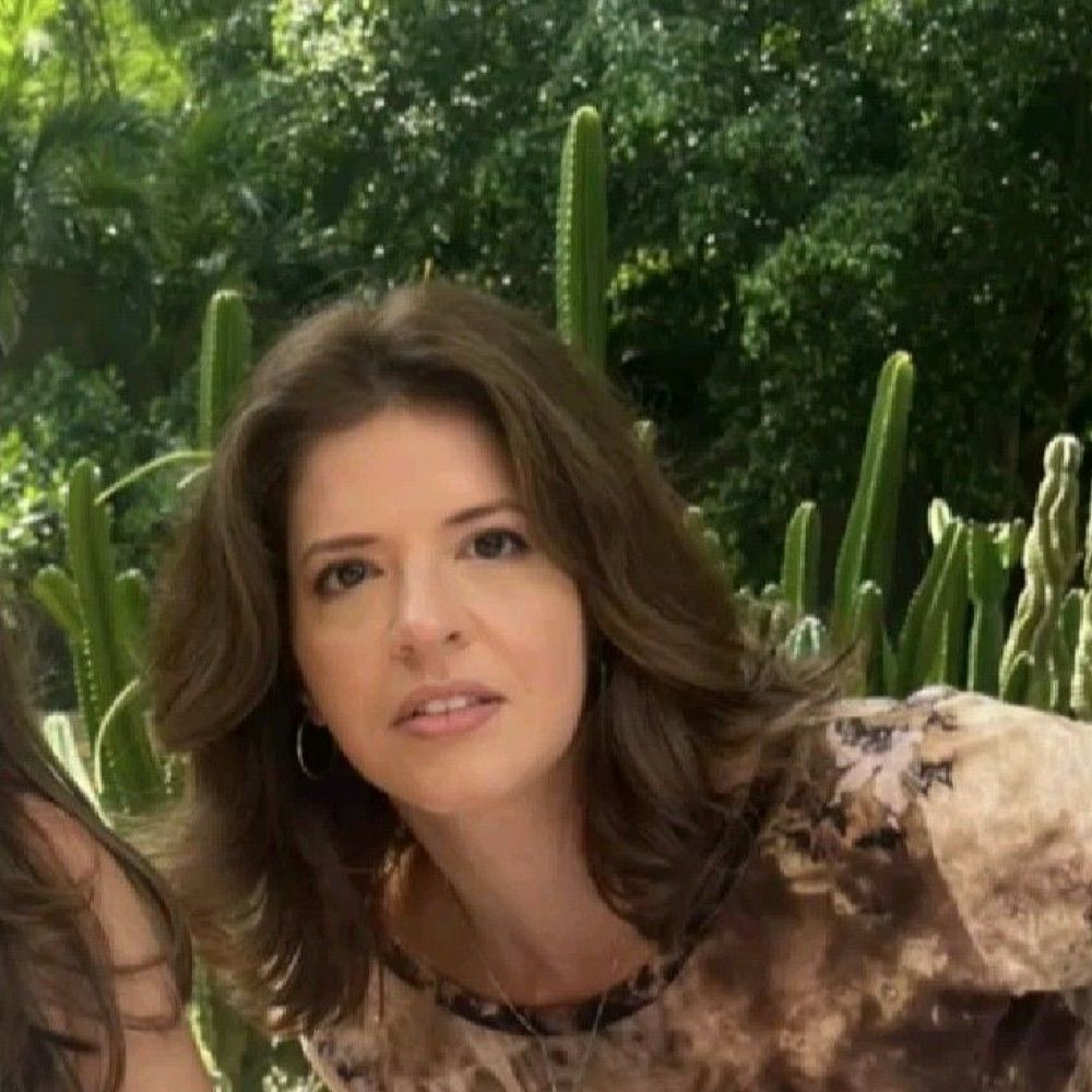 juridico evelyn hugo