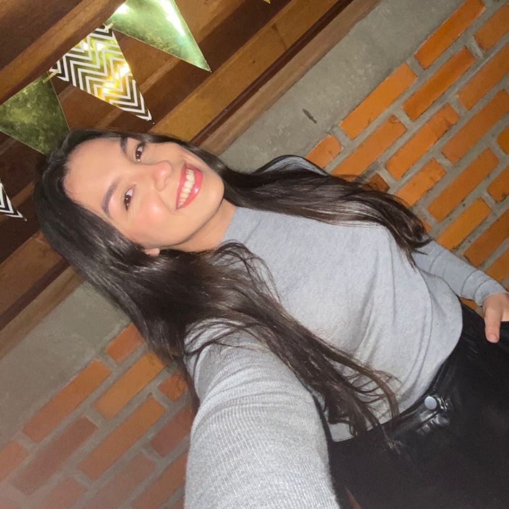 Julia Marins