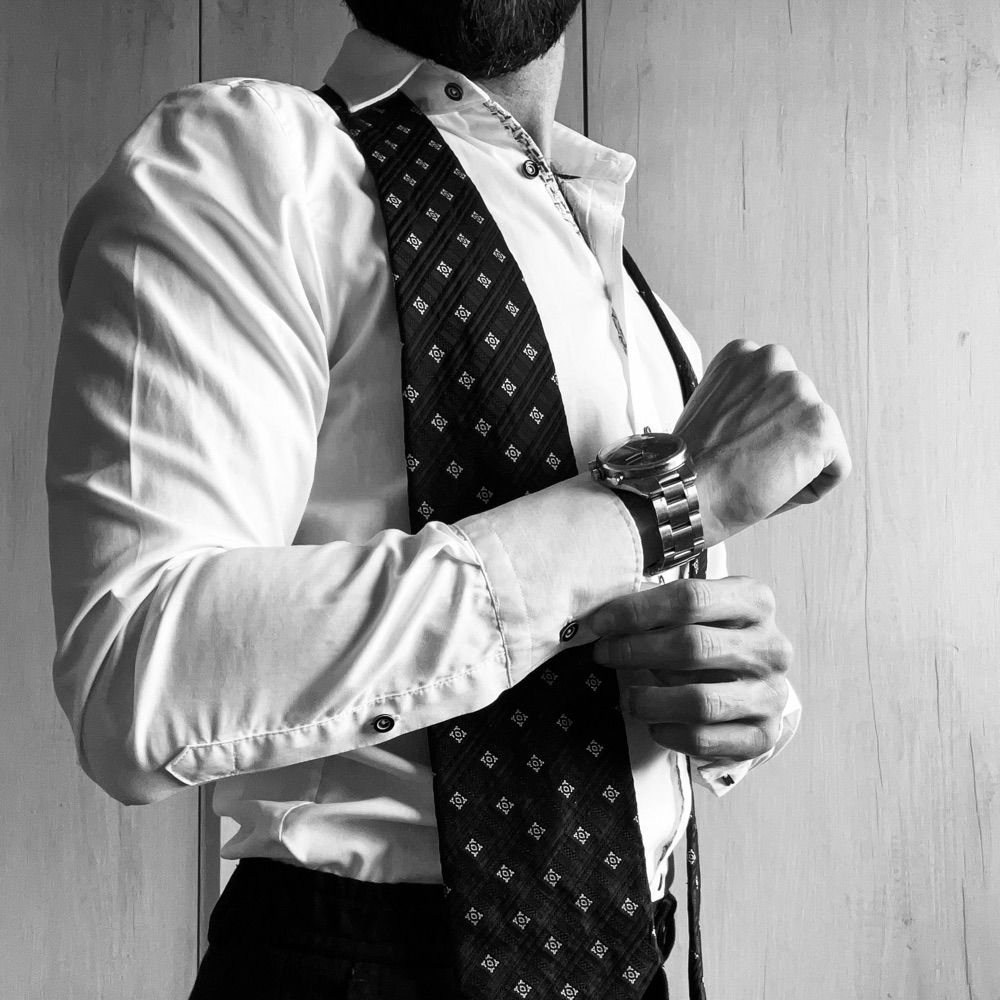 MASTER IN SUIT