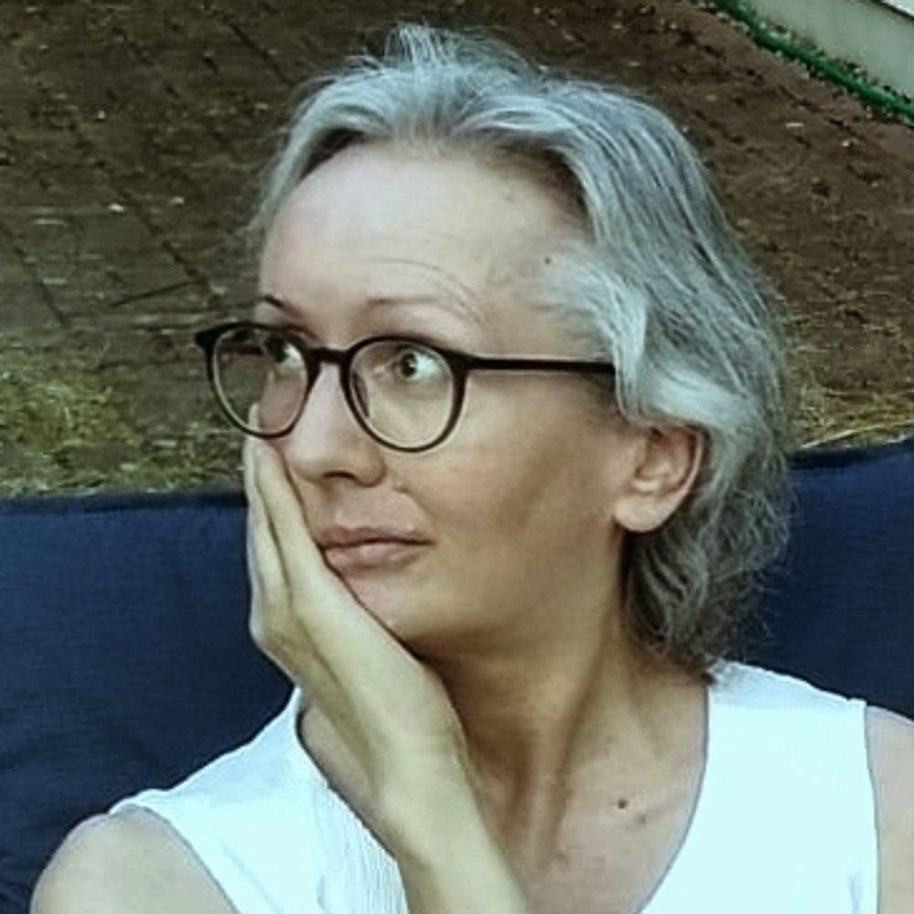 Ela hadert