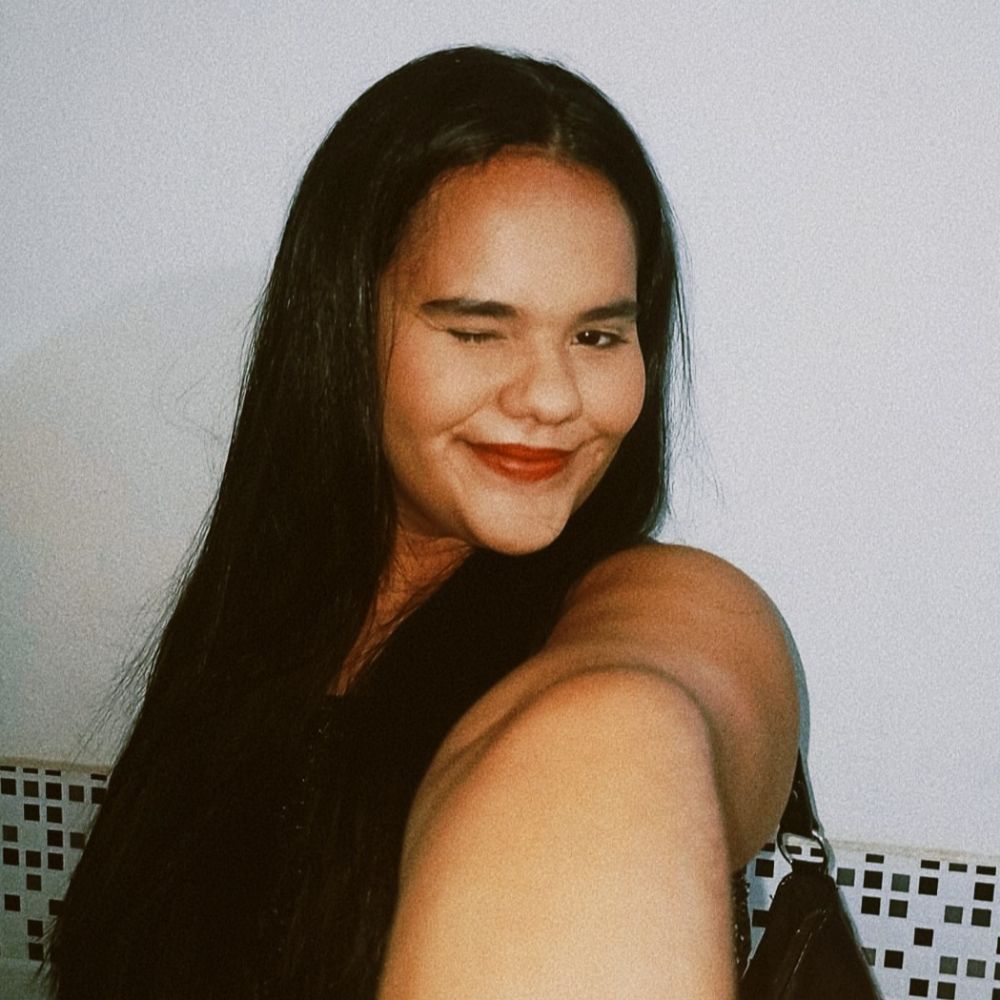 Júlia Linhares