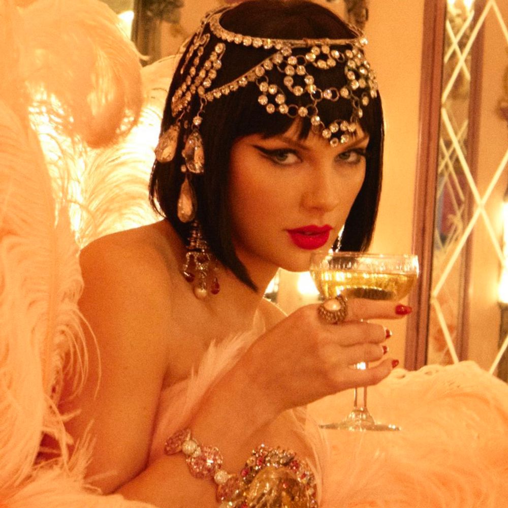 Andrea ❤️‍🔥 (In my SHOWGIRL era ✨❤️‍🔥)