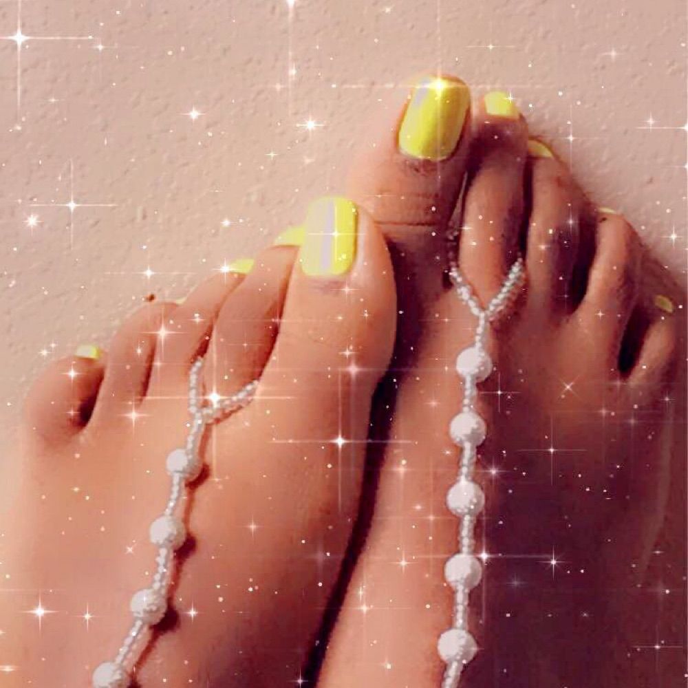 Cleo’s Ebony Toes, Soles & Clothes