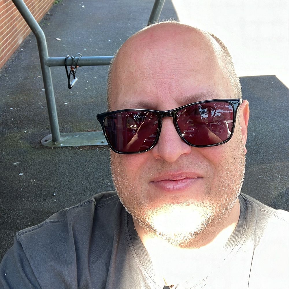 Phil Lewis