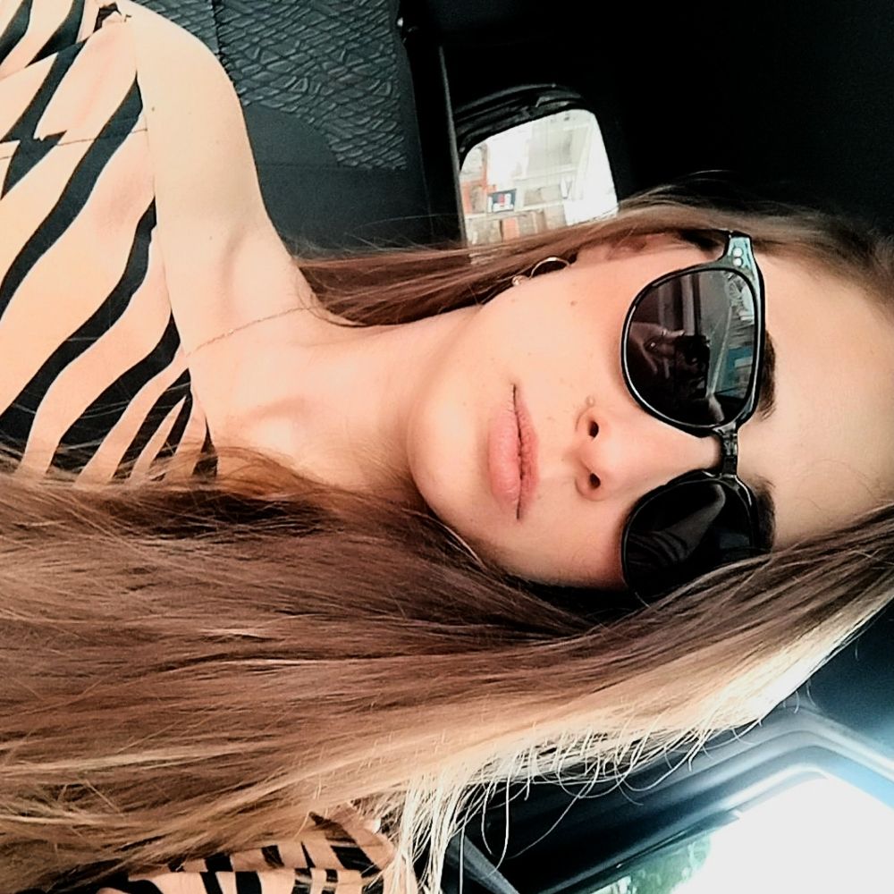 👽