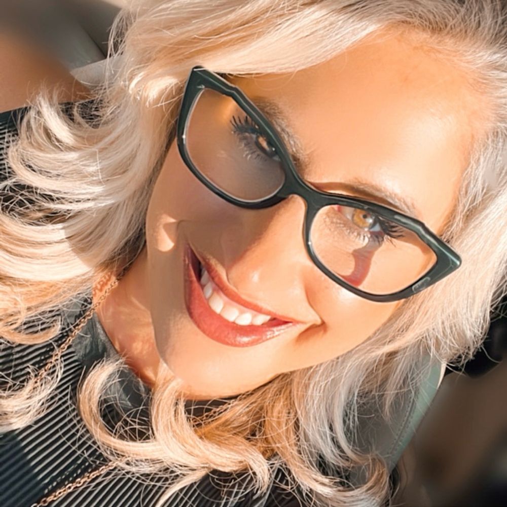 Elizabeth | Intuitive Guide, Healer
