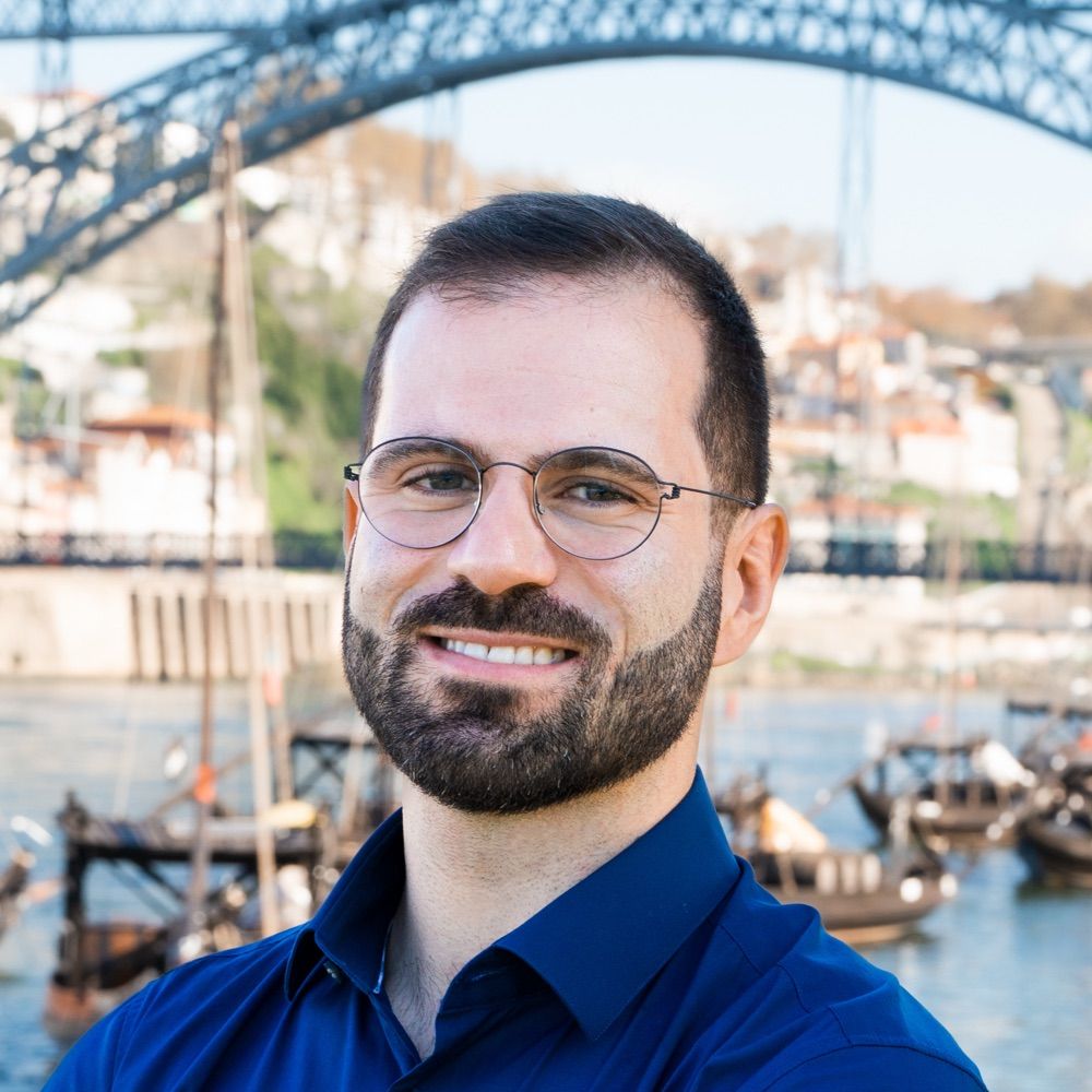 André