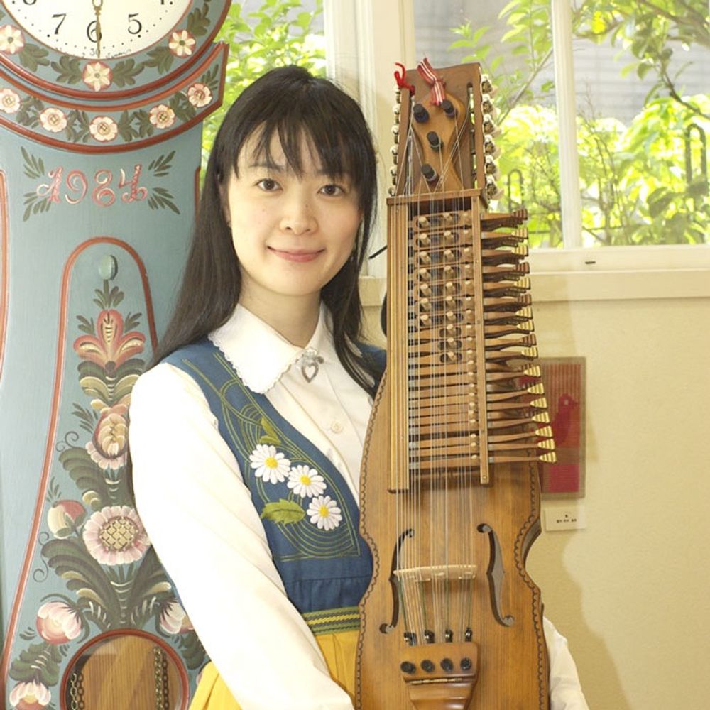 Nana Nyckelharpa弾き