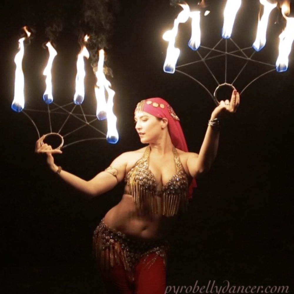 Pyrobellydancer Emily Quant
