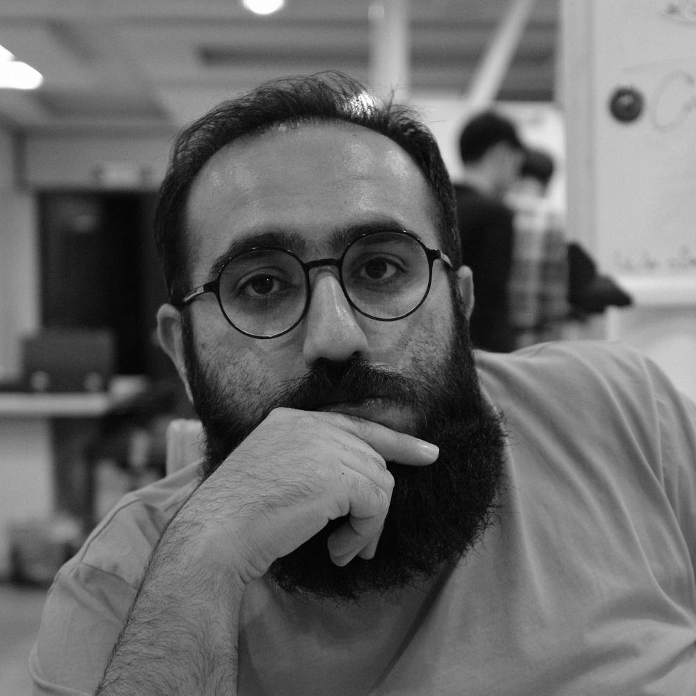 دوگانگی بین محمد و مسعود