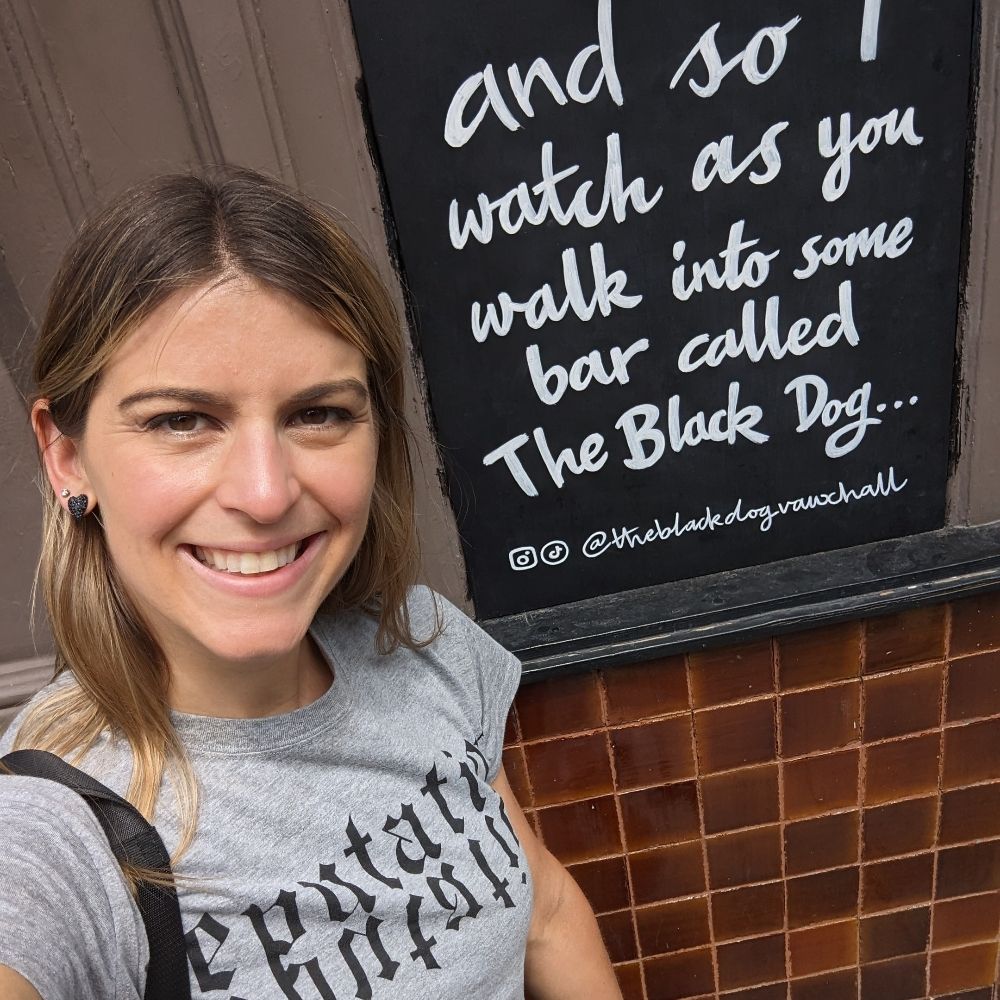 Nikki heard the black dog live 🖤
