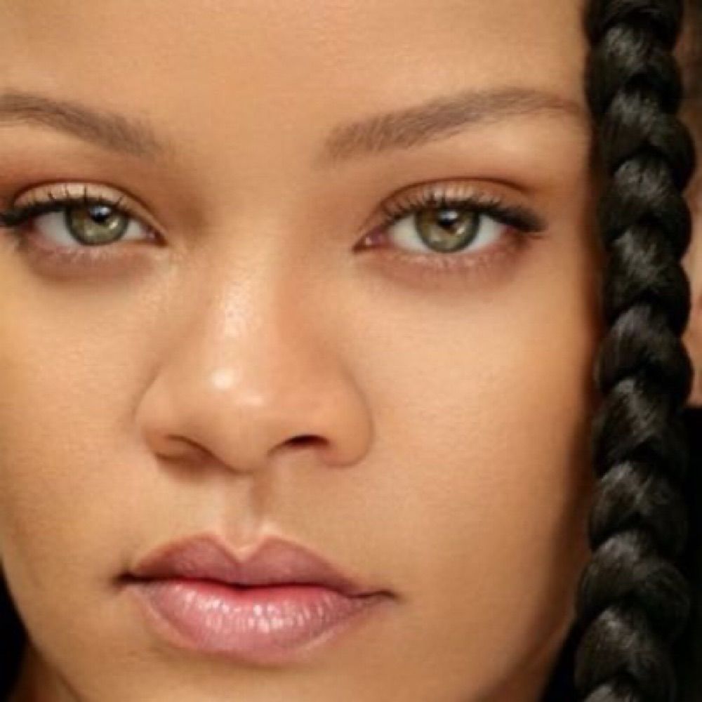 FENTY ILUDIDA PELO R9