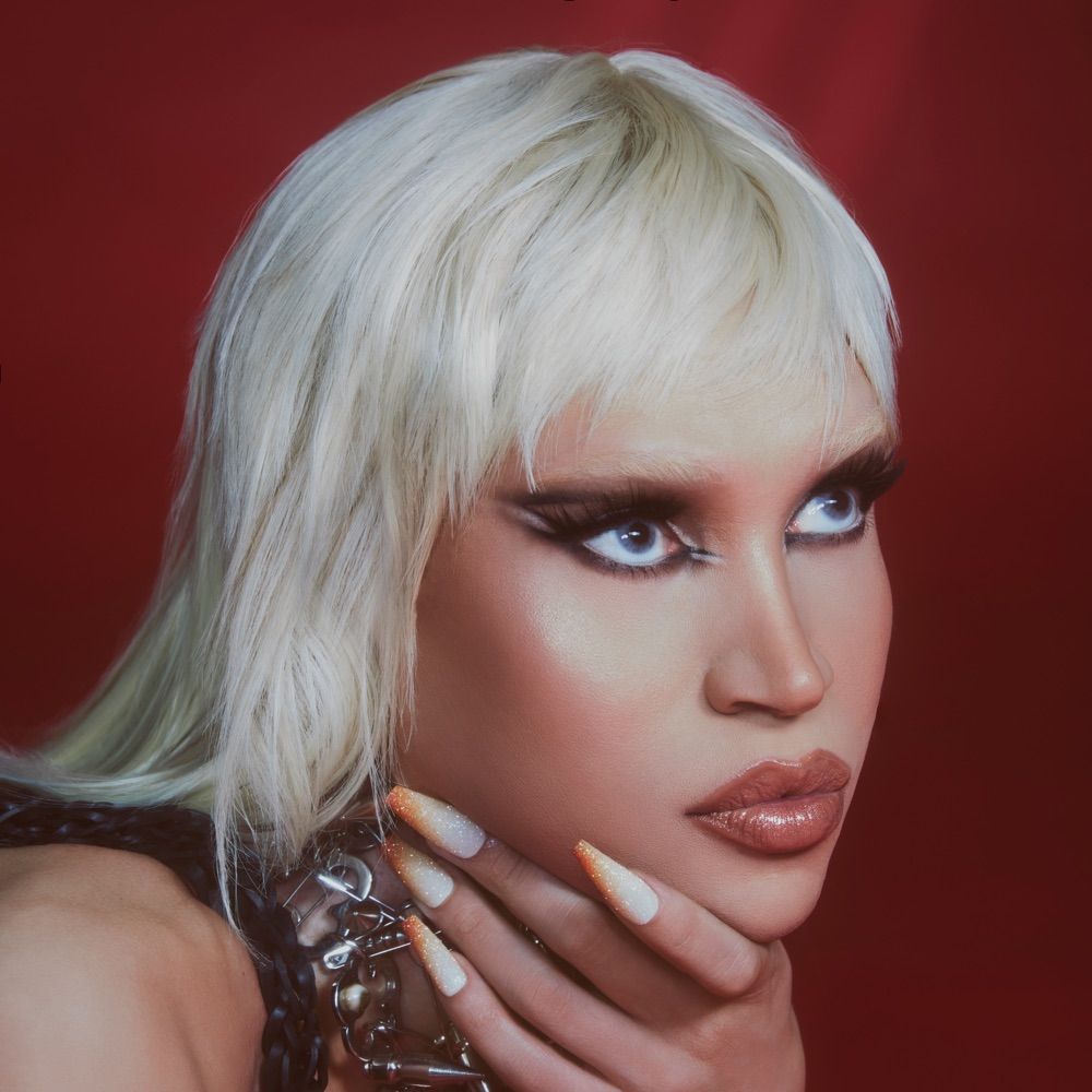LaMona Divine