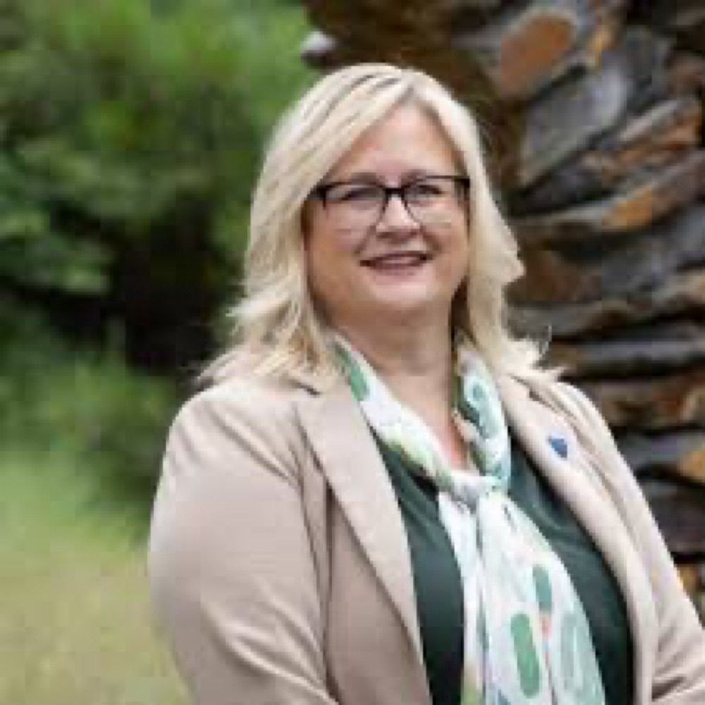 Lori Snyder Bennear