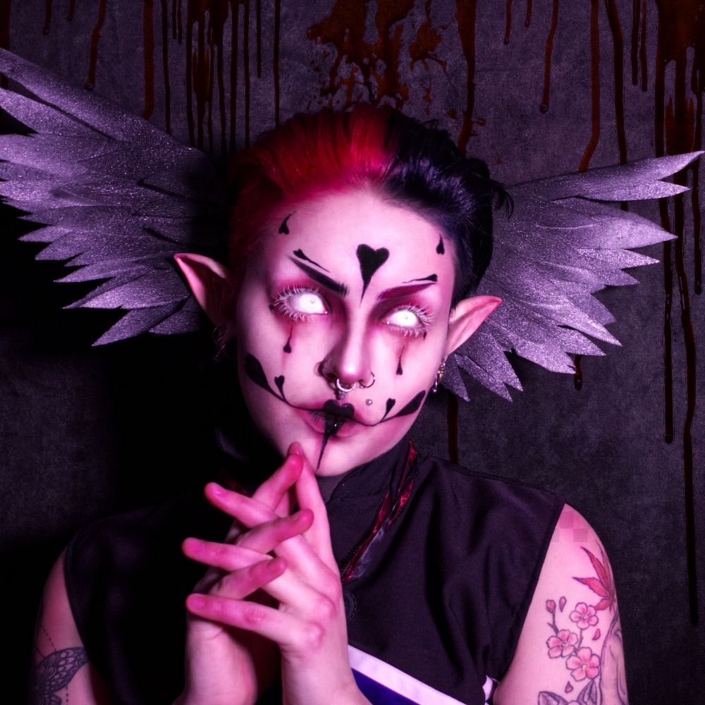 🦇 J u l es 🦇