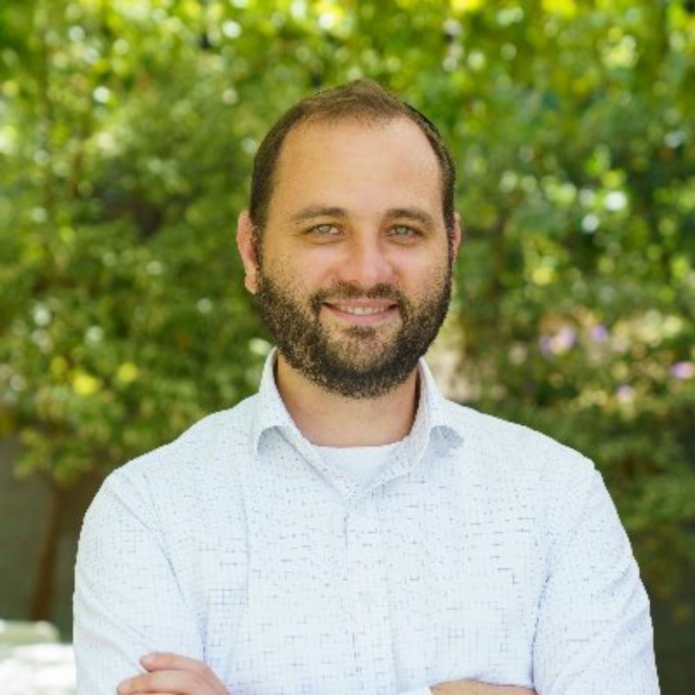 Michael (Avi) Helfand