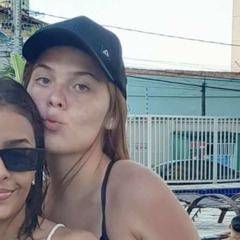 letícia sales 